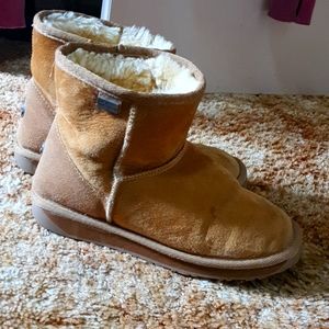 EMU ugg boots, size 8